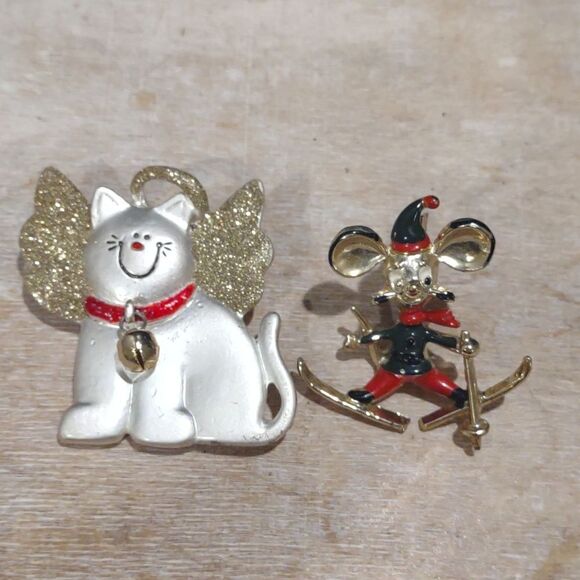 Cat and Mouse Brooches Pins. J2 - Picture 1 of 4